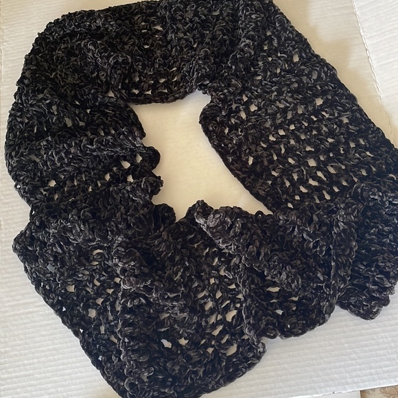 Large Knitted Scarf - Picture 2 of 3